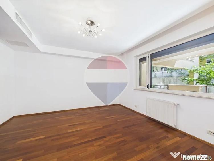 Apartament cu 3 camere decomandat în Nordului
