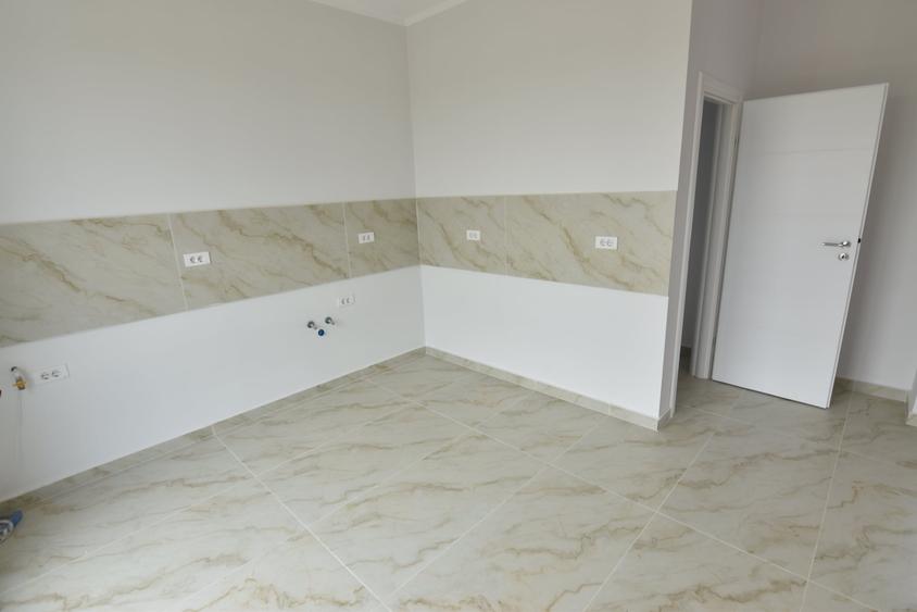 Casă individuală cu 4 camere cu Canalizare în Domnești