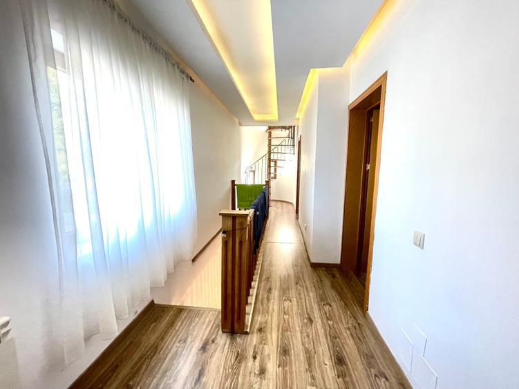 Duplex cu 4 camere cu Canalizare în Mărgineni