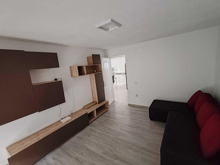 Apartament cu 2 camere decomandat în Stana