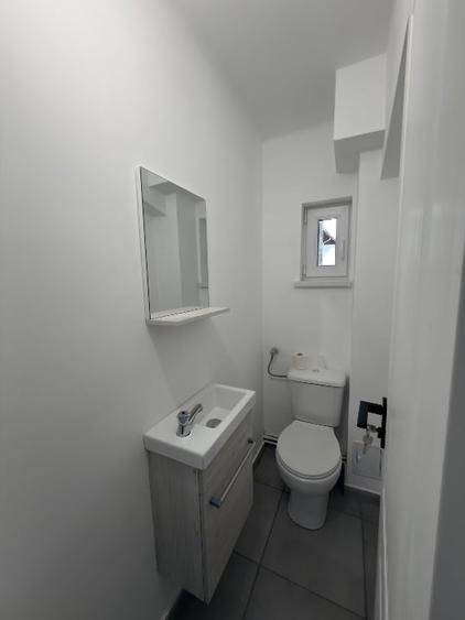 Apartament cu 3 camere decomandat în Cioplea