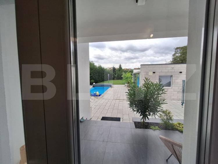 Casă individuală cu 6 camere cu Piscina în Lunei