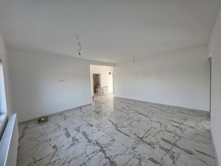 Casă individuală cu 3 camere cu Canalizare în Valu lui Traian