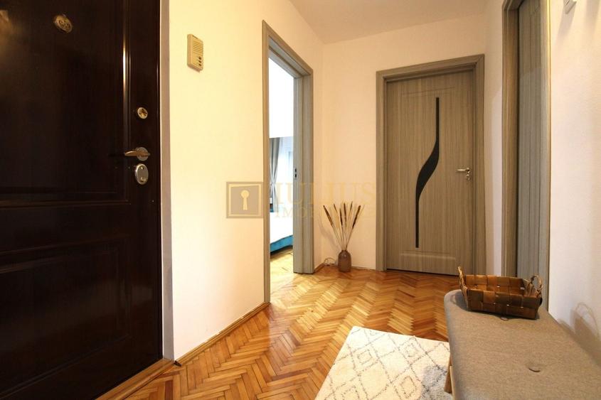 Apartament cu 3 camere decomandat în Soarelui