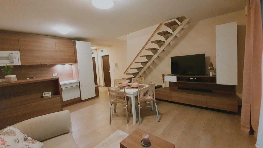 Apartament cu 3 camere decomandat în Dumbrăvița