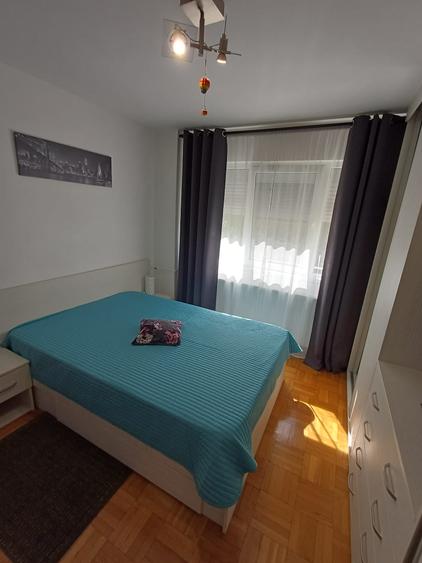 Apartament cu 3 camere semidecomandat în Pantelimon