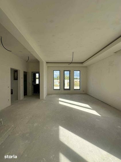 Casă cu 4 camere decomandat cu Teren 525 Mp în Central