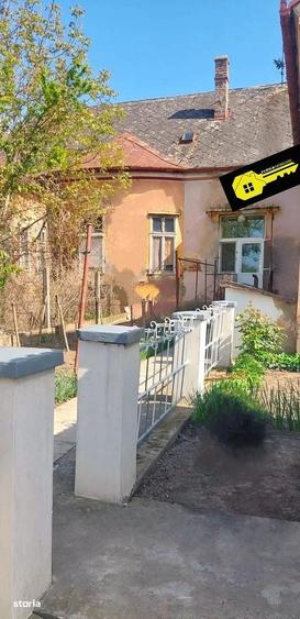 Casă cu 4 camere cu Teren 720 Mp în Central