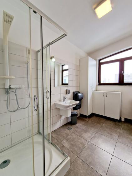 Apartament cu 4 camere decomandat în Cotroceni