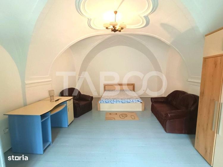 Apartament la casa 3 camere 70 mpu utili in apropiere de Piata Cibin - 1