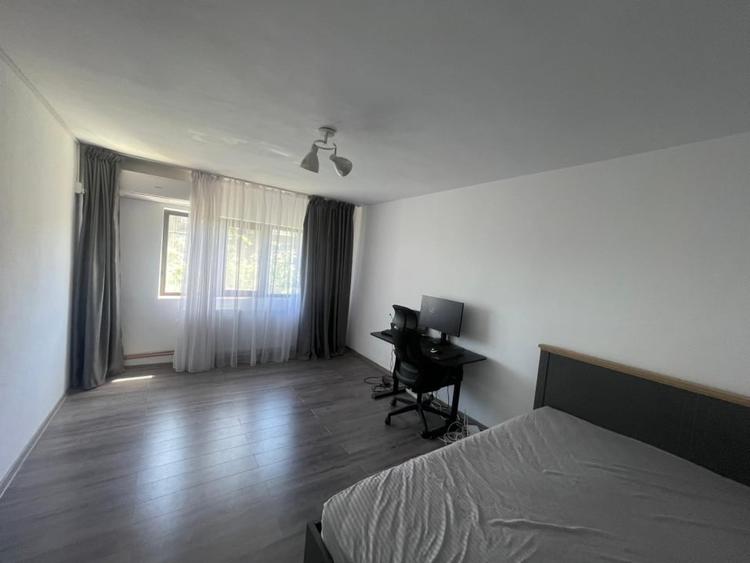 Garsoniera decomandata, 34 mp, etaj 3, zona Craiovita Noua - 2