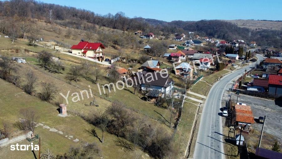 Teren de 2470 mp, în Valea Iașului