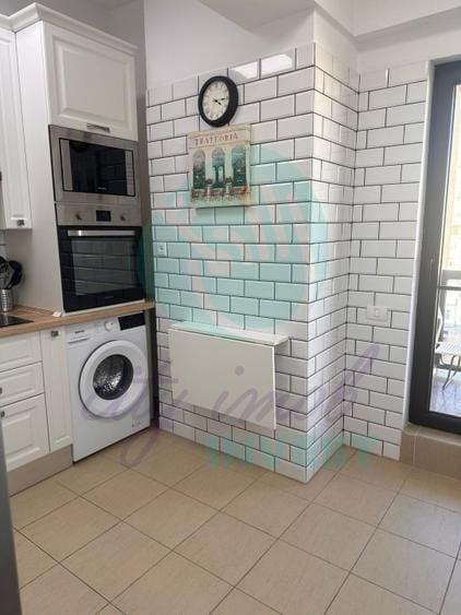 Apartament cu 2 camere semidecomandat, mobilat în P-ța Alba Iulia