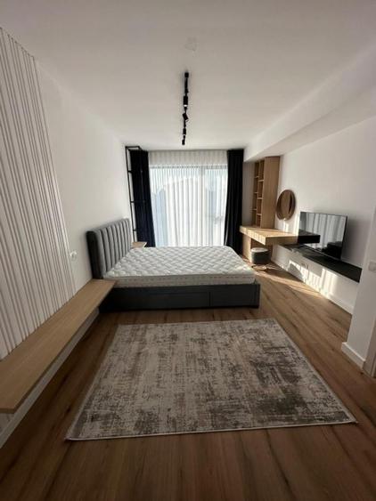 Apartament cu 4 camere semidecomandat, mobilat în Pipera