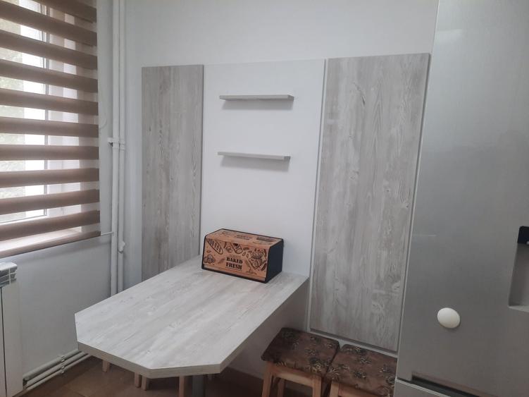 Inchiriez apartament 2 camere zona centrala - 3