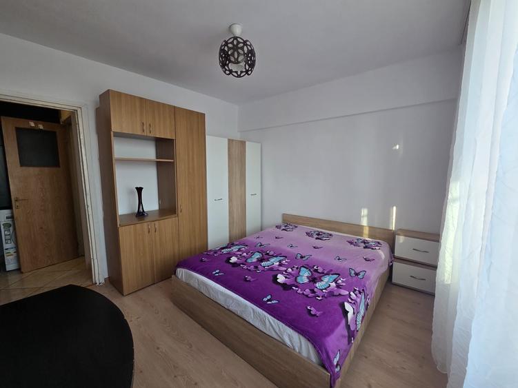 Apartament cu 3 camere decomandat în Doamna Ghica