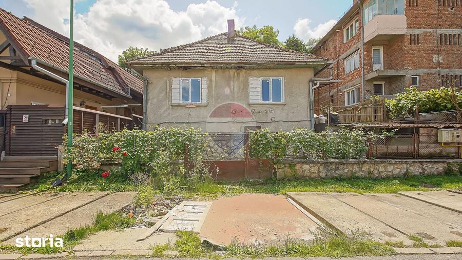 Casă cu 4 camere cu Teren 104 Mp în Central