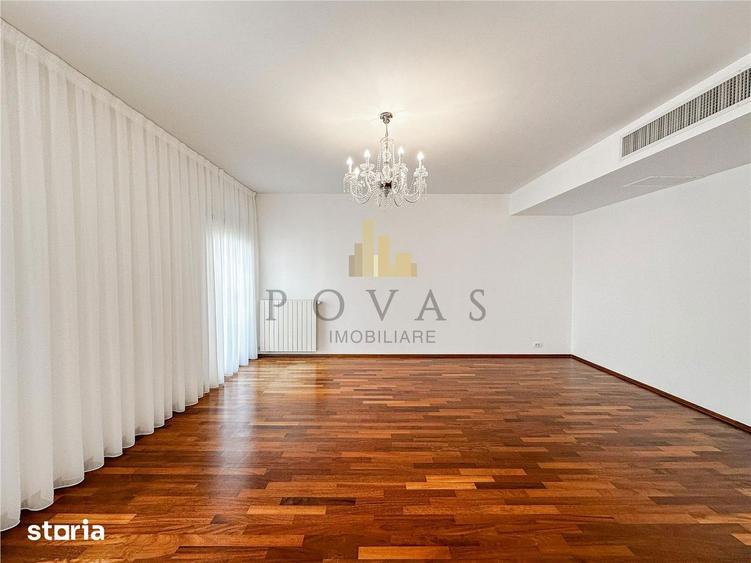 Apartament cu 4 camere decomandat, mobilat în Băneasa