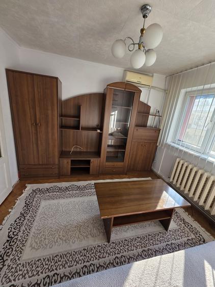 Apartament cu 2 camere decomandat în Exterior Vest