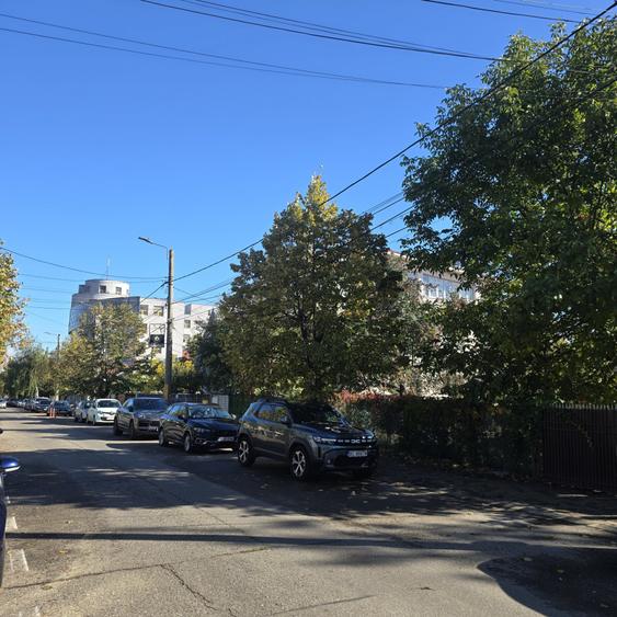 Casă individuală cu 4 camere cu Canalizare în Central