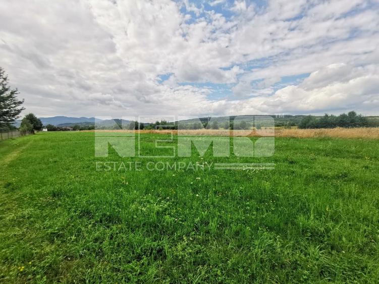 Teren agricol intravilan de 2200 mp, în Vicovu de Sus