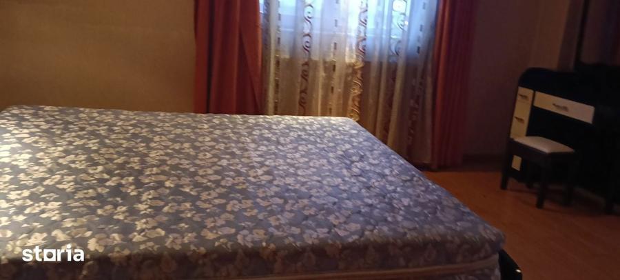Casă cu 5 camere cu Teren 500 Mp în Dobroești