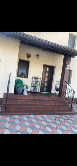 Casă cu 4 camere în Stupini
