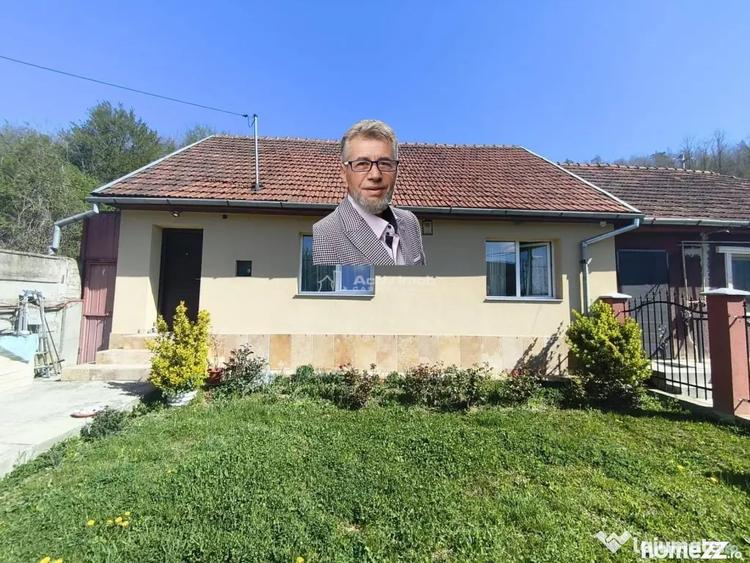 Casă cu 3 camere cu Teren 300 Mp în Muncitoresc