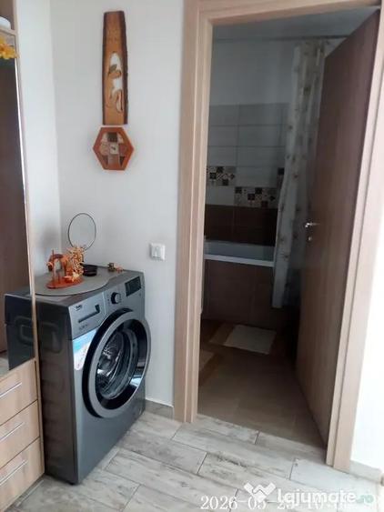 Apartament cu 2 camere decomandat în 1 Decembrie