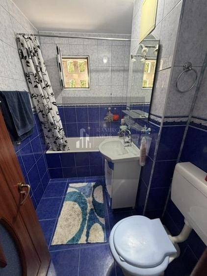 Apartament cu 3 camere semidecomandat, mobilat în Alexandru Obregia