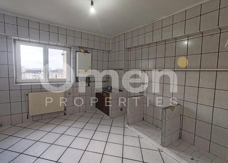 Apartament cu 3 camere semidecomandat în Central
