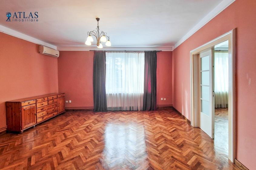 Apartament cu 3 camere decomandat, mobilat în Blumăna