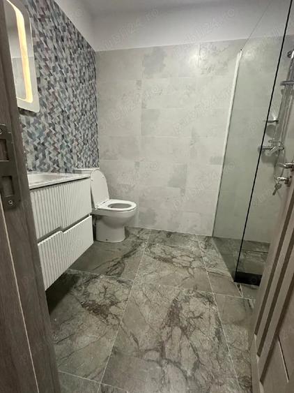 Garsonieră decomandată, mobilată în 1 Decembrie