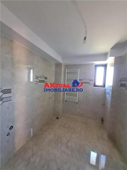 Casă individuală cu 5 camere cu Canalizare în Central