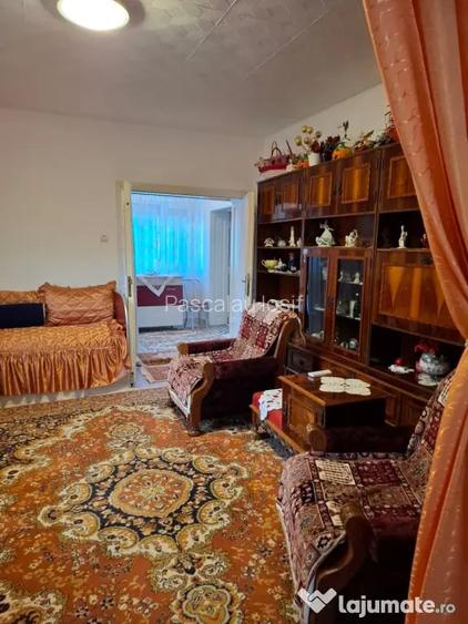 Vand proprietate deosebita, in Ghioroc, jud. Arad Casa cu teren 3000 mp