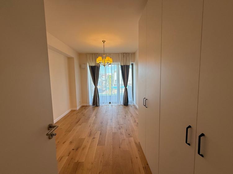 Apartament cu 3 camere în Sisești