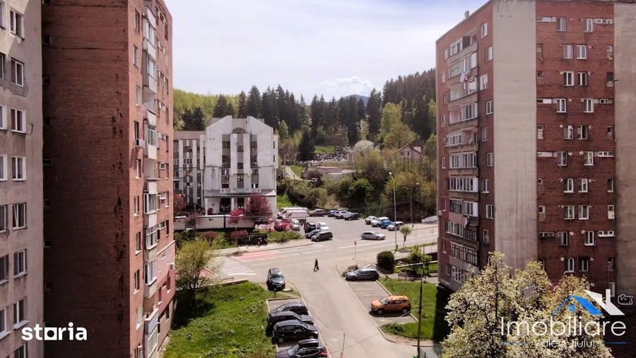 Apartament 3 camere, Lupeni, str. Gheorghe Sincai - 12