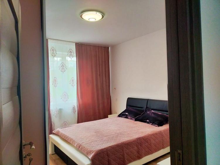 Apartament cu 3 camere decomandat în Florești