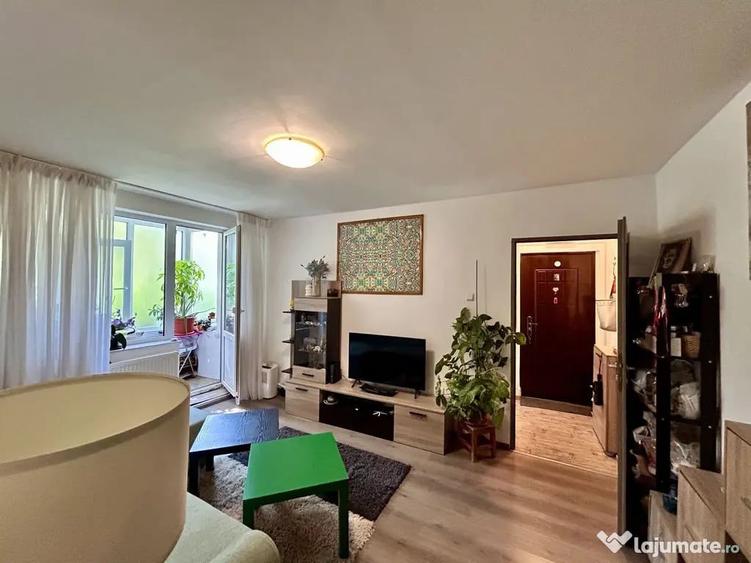 Apartament cu 2 camere semidecomandat în Cina