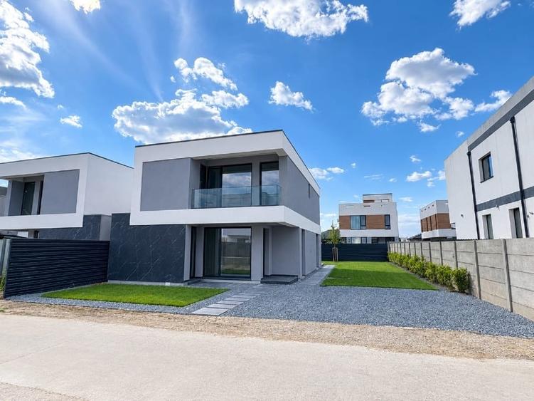 Casă individuală cu 5 camere cu Teren 350 Mp în Tunari