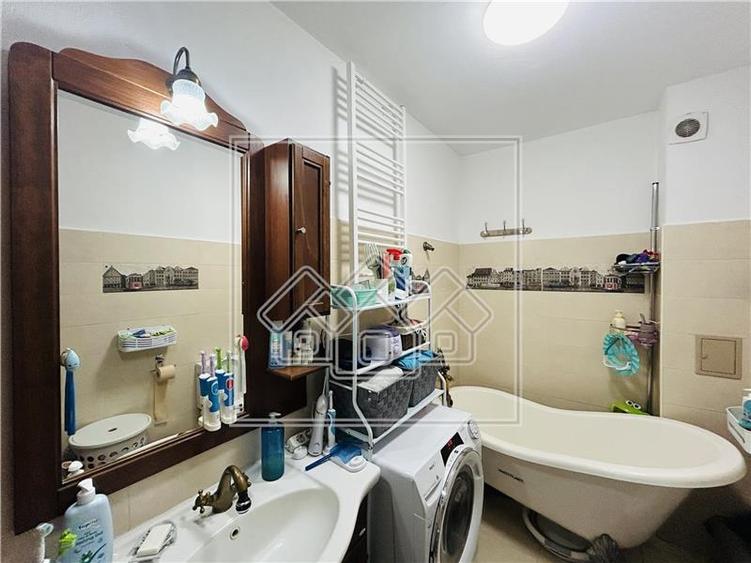Apartament cu 3 camere nedecomandat în Șelimbăr