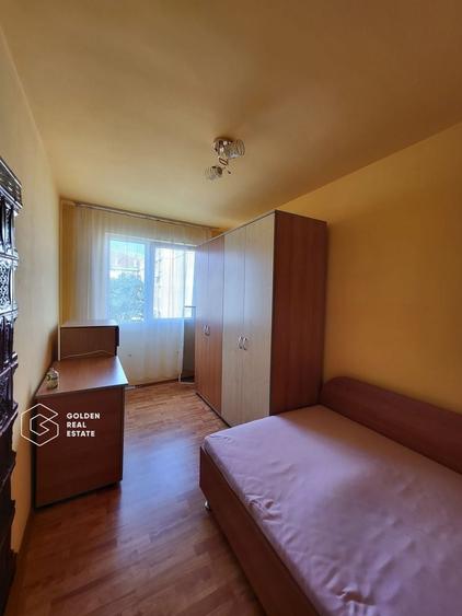 Apartament cu 3 camere semidecomandat în Central