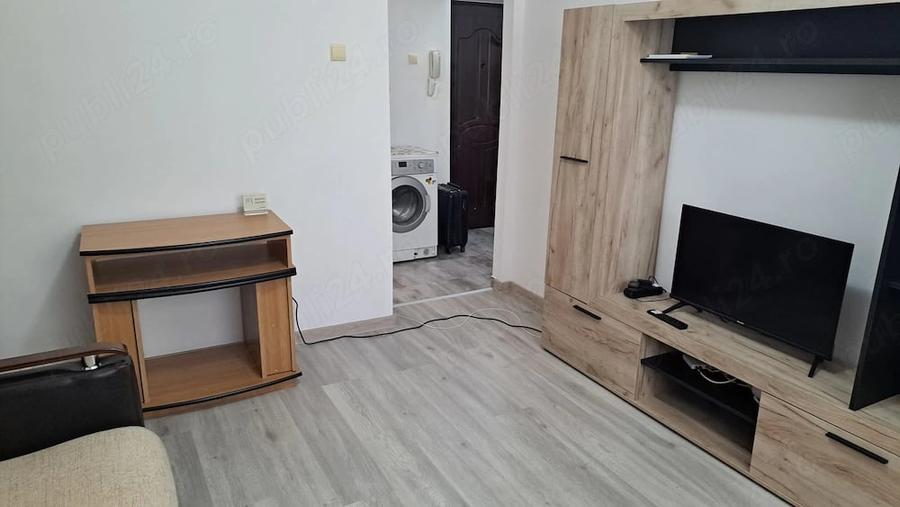 Garsonieră decomandată în Central