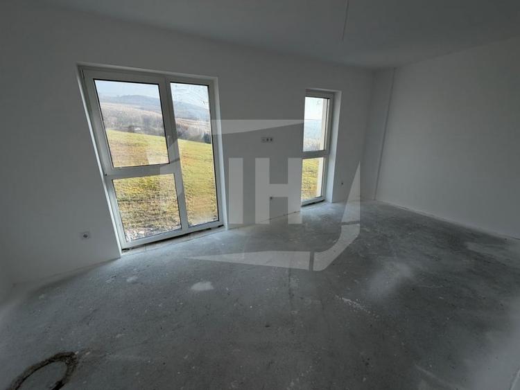Apartament cu 3 camere semidecomandat în Iris