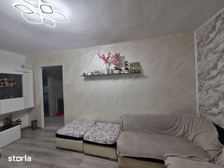 Apartament cu 3 camere decomandat în Mircea cel Bătrân