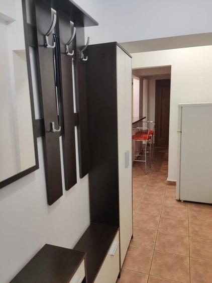 Apartament cu 2 camere semidecomandat, mobilat în Centrul Istoric