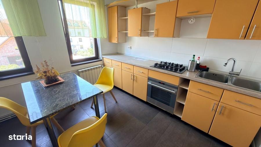 Apartament cu 3 camere decomandat în Ștefan cel Mare