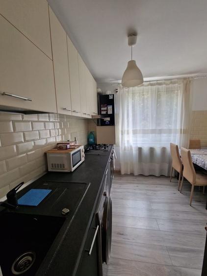 Apartament cu 3 camere decomandat în Negru Vodă