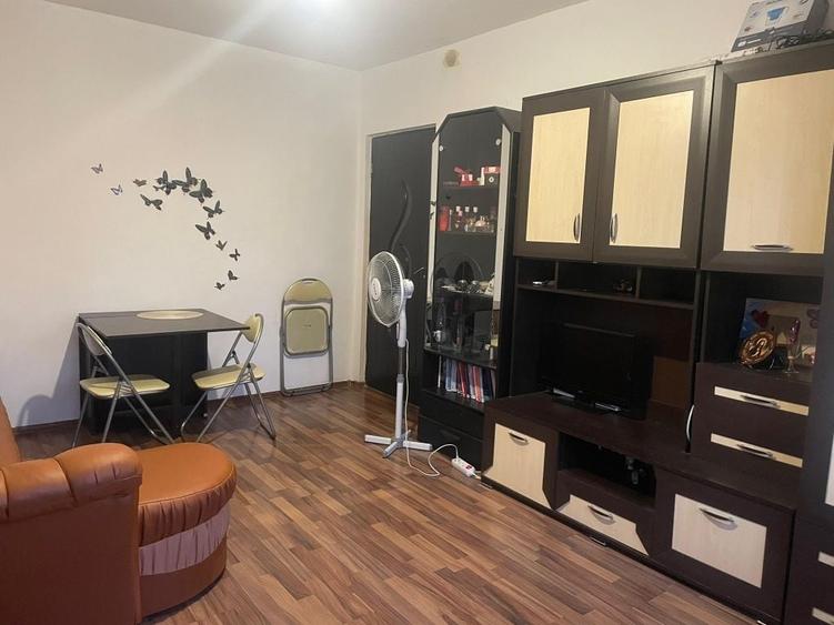 Apartament cu 2 camere decomandat în Desa