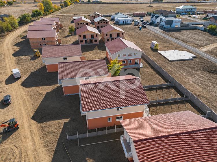 Duplex cu 5 camere cu Teren 300 Mp în Giroc